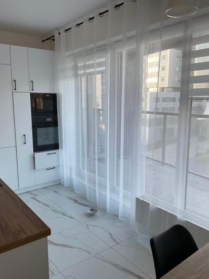 Apartament „Dwie Wieze” Apartment คาโตวีตเซ ภายนอก รูปภาพ