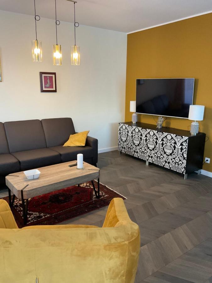 Apartament „Dwie Wieze” Apartment คาโตวีตเซ ภายนอก รูปภาพ