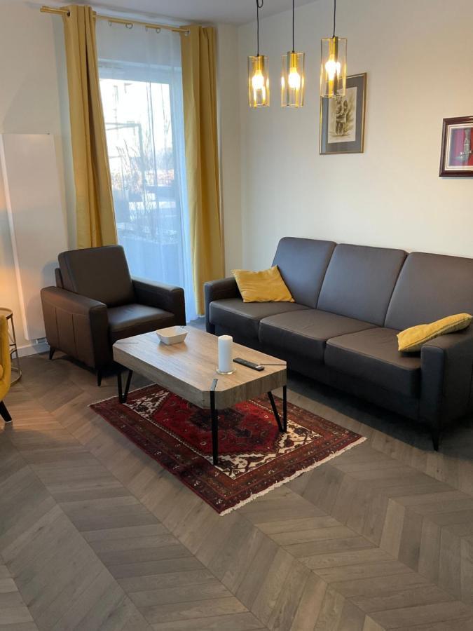Apartament „Dwie Wieze” Apartment คาโตวีตเซ ภายนอก รูปภาพ