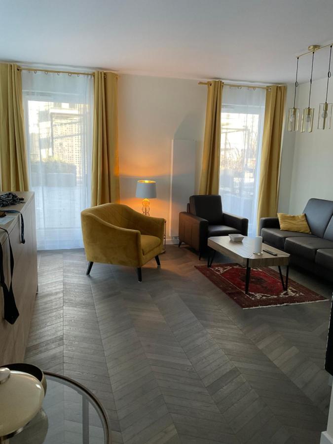 Apartament „Dwie Wieze” Apartment คาโตวีตเซ ภายนอก รูปภาพ